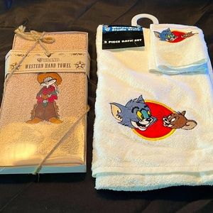 Warner Bros. Vintage Hand towels